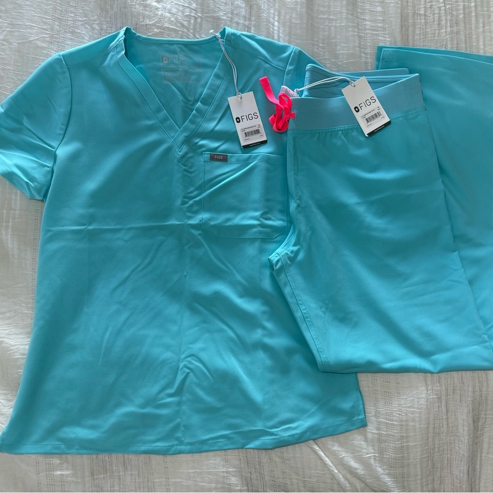 FIGS scrub set - NWT
